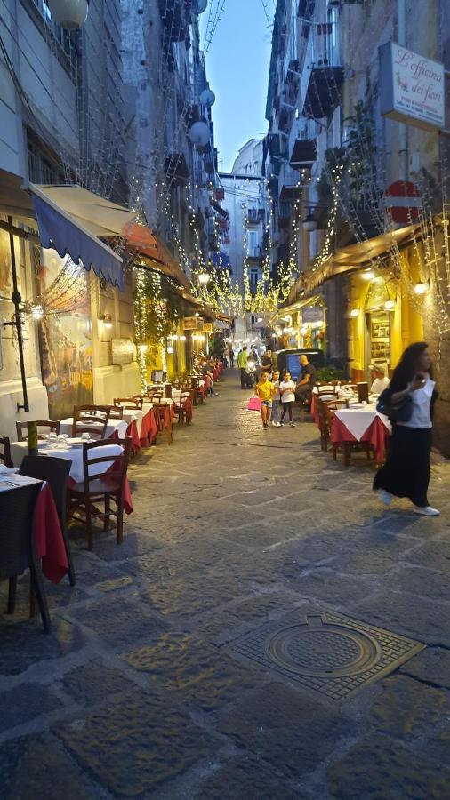 White Home Quartieri Spagnoli Napoli Dış mekan fotoğraf